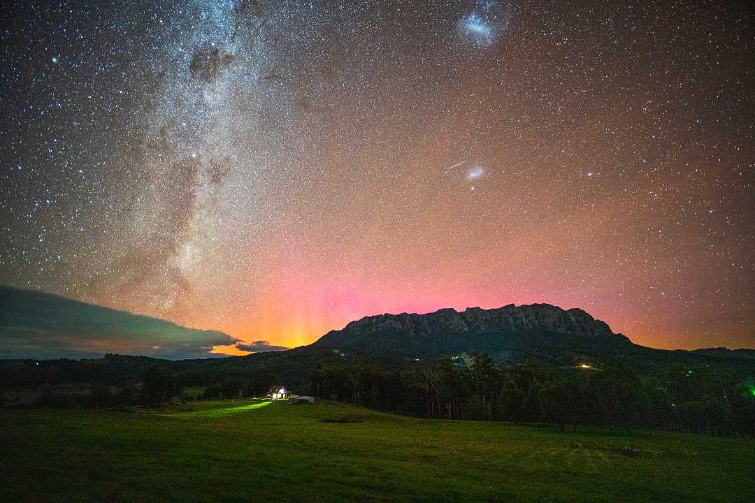 Aurora Australis over Mt Roland in Tasmania, Australia