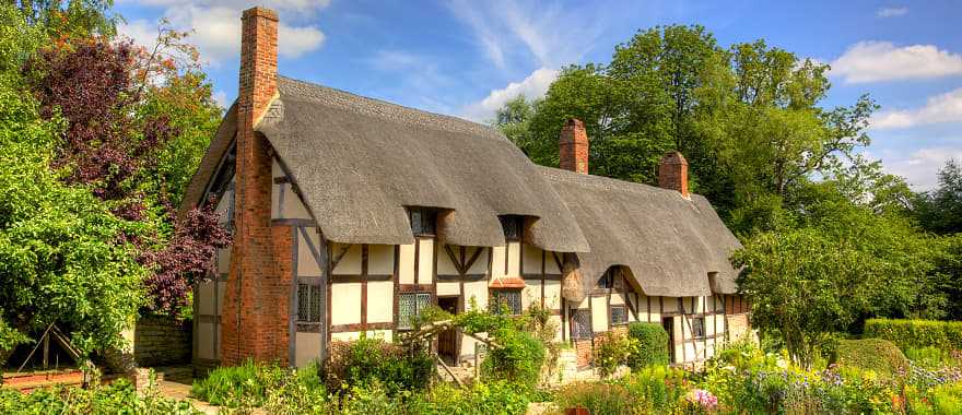 Anne Hathaways cottage in Stratford Upon Avon, England