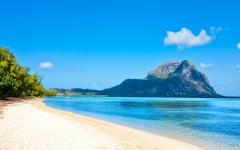 Gorgeous view of Le Morne Brabant coastline | Mauritius, Africa 