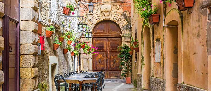 A small cafe in Positano, Italy