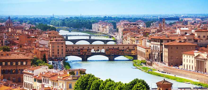 Panorama Arno river and Ponte Vecchio bridge, Florence, Italy Panorama Arno river and Ponte Vecchio bridge, Florence, Italy