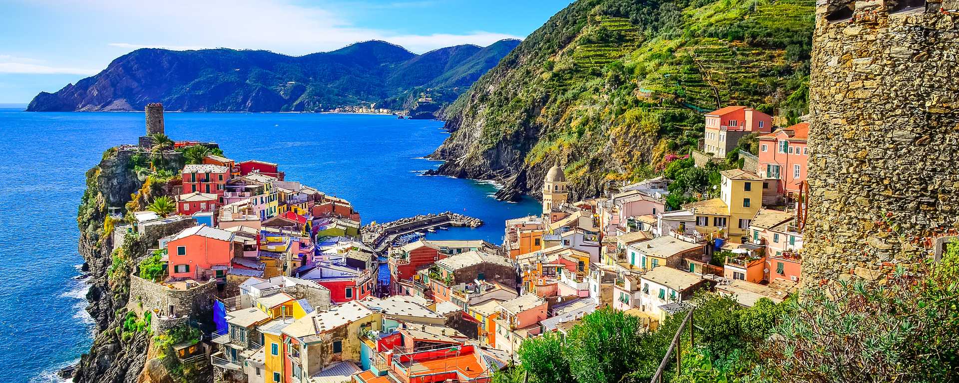 Colorful village of Vernazza in the Cinque Terre, Italy
