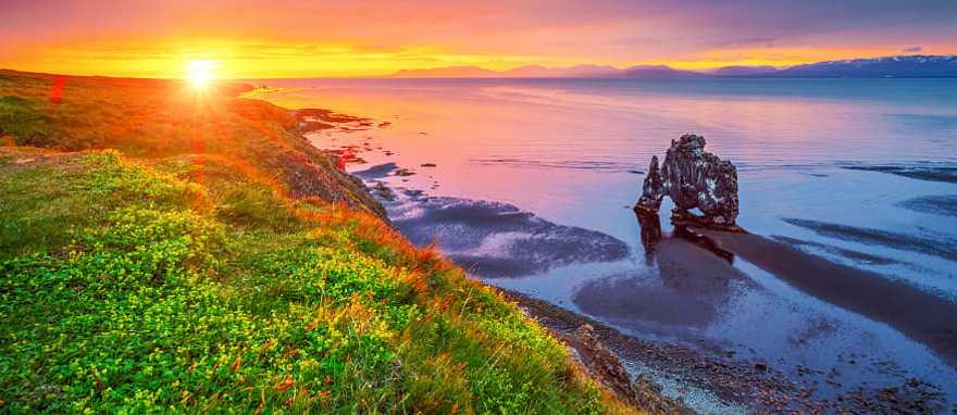 Hvítserkur rock formation on the Vatnsnes peninsula in North-West Iceland Hvítserkur rock formation on the Vatnsnes peninsula in North-West Iceland