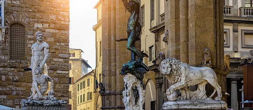 Explore the streets of Renaissance Florence, Palazzo Vecchio. Explore the streets of Renaissance Florence, Palazzo Vecchio.