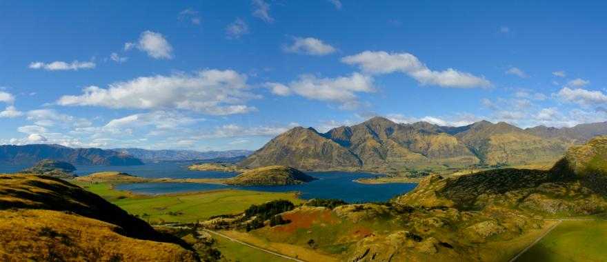 Lake Wanaka with Aspring National park in New Zealand