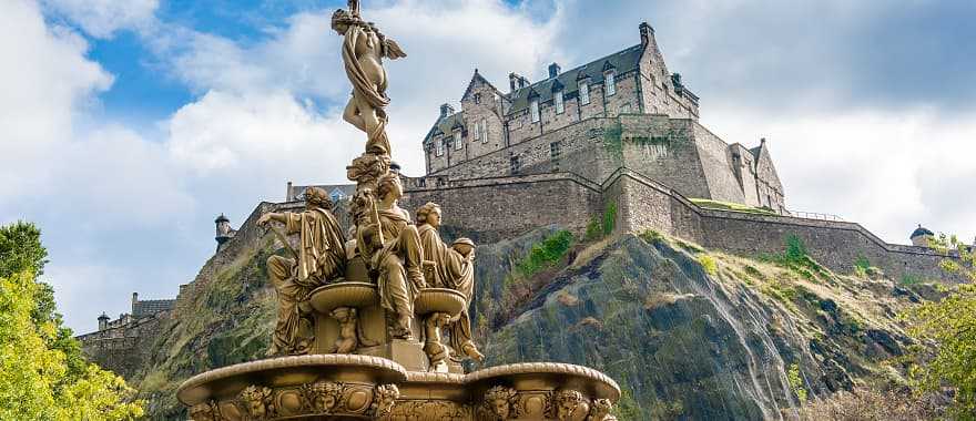 Fountain in front of Edinburgh Castle in Scotland
