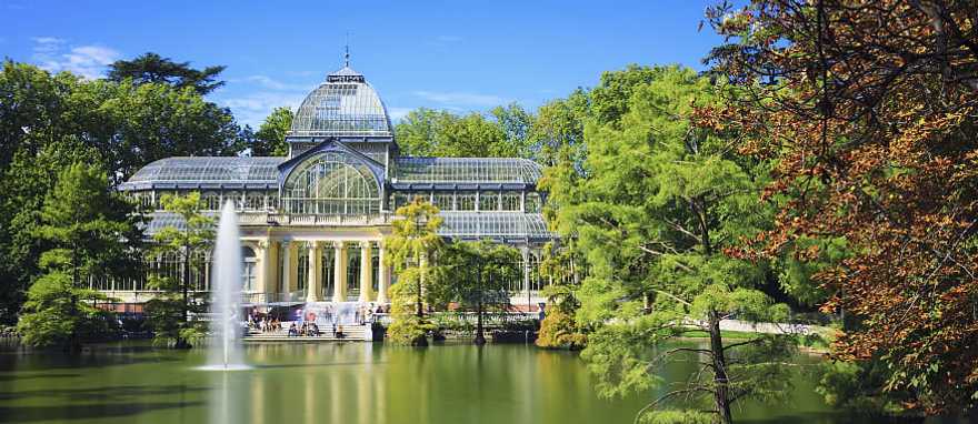 Palacio de Cristal in Madrid's Buen Retiro Park Palacio de Cristal in Madrid's Buen Retiro Park