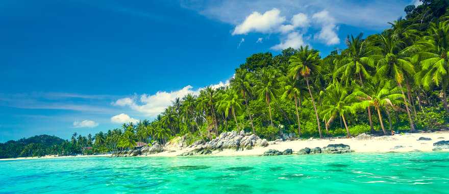 Tropical sea and blue sky on Koh Samui island, Thailand