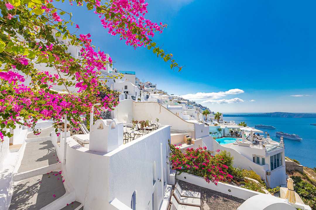 Santorini, Greece: The Ultimate Guide for your Greek Vacation!