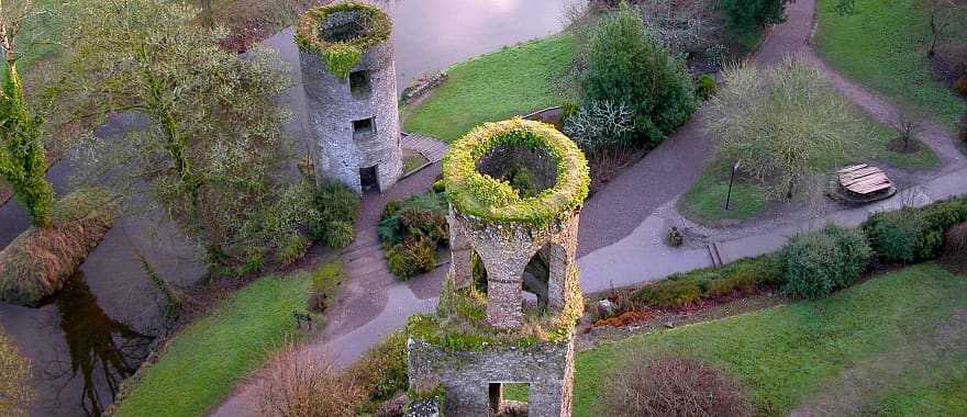 Walk around Blarney Castle to kiss the legendary Blarney Stone, the magical stone of eloquence.