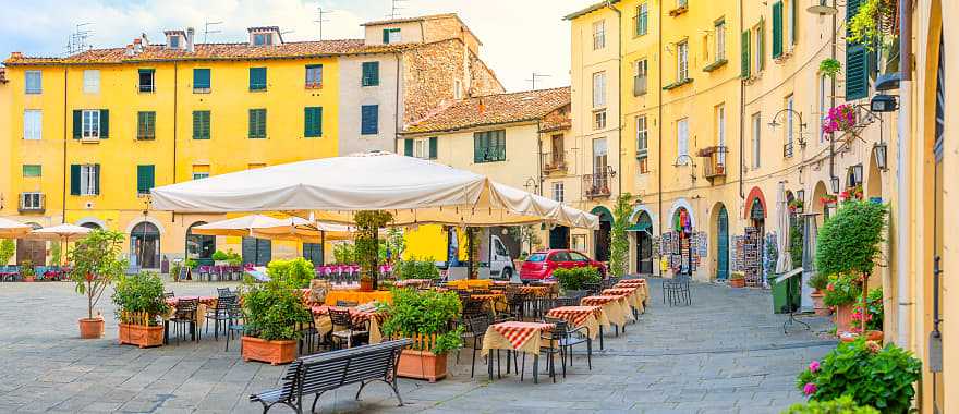 Lucca , Market Square, Piazza dell'Anfiteatro in Italy