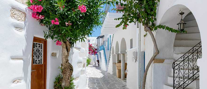 Streets of Oai in Santorini, Greece