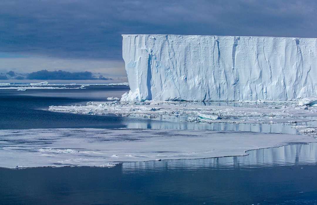 Iceberg in the Ross Sea, Antarctica Iceberg in the Ross Sea
