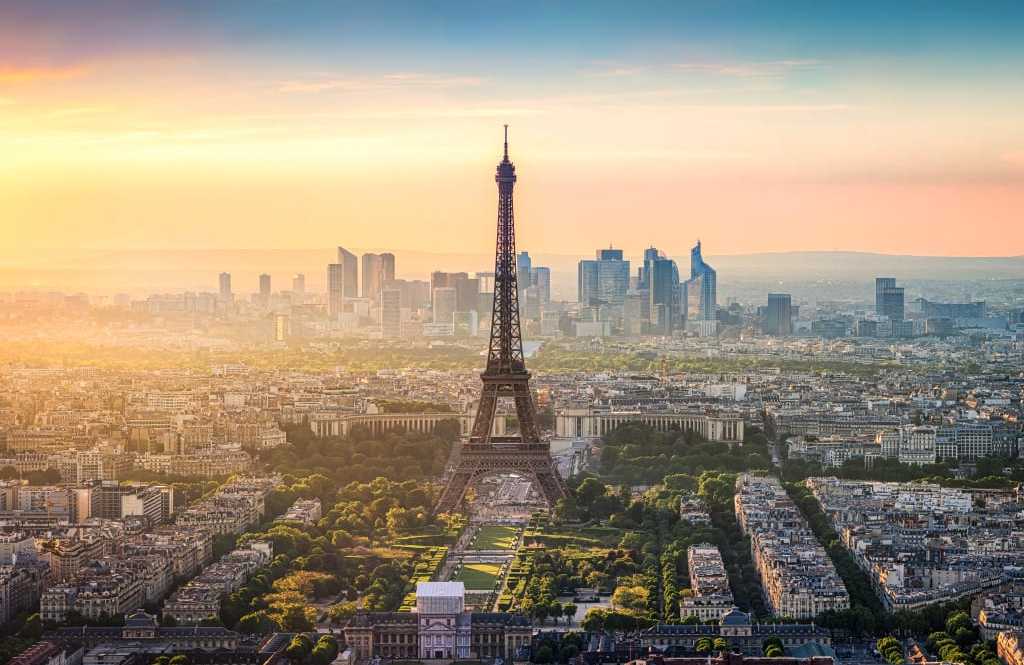 Eiffel Tower in Paris, France Eiffel Tower in Paris, France