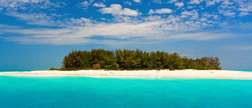 Amazing turquoise water in Zanzibar, Tanzania