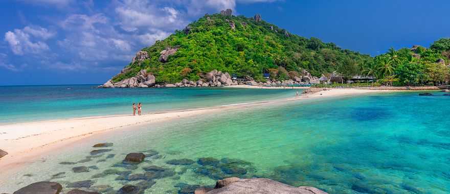 Couple on the beach at Koh Nang Yuan,  Koh Tao, Thailand