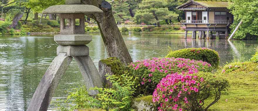 Enjoy moments of serenity in the well-tended lawns of Kenroku-en Garden in Kanazawa.