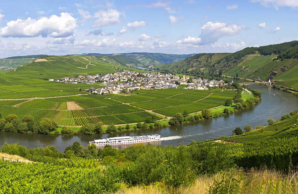 Scenic Moselle river cruise in Germany Scenic Moselle river cruise in Germany