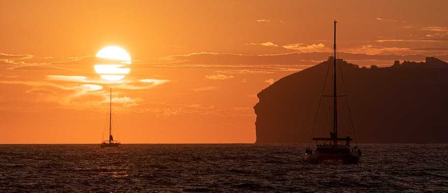 Romantic Santorini Vacation - Sunset cruise